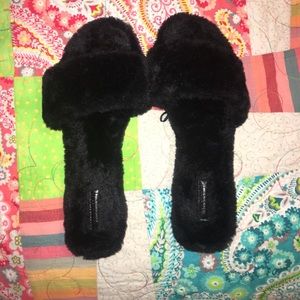 Fuzzy slipper shoes